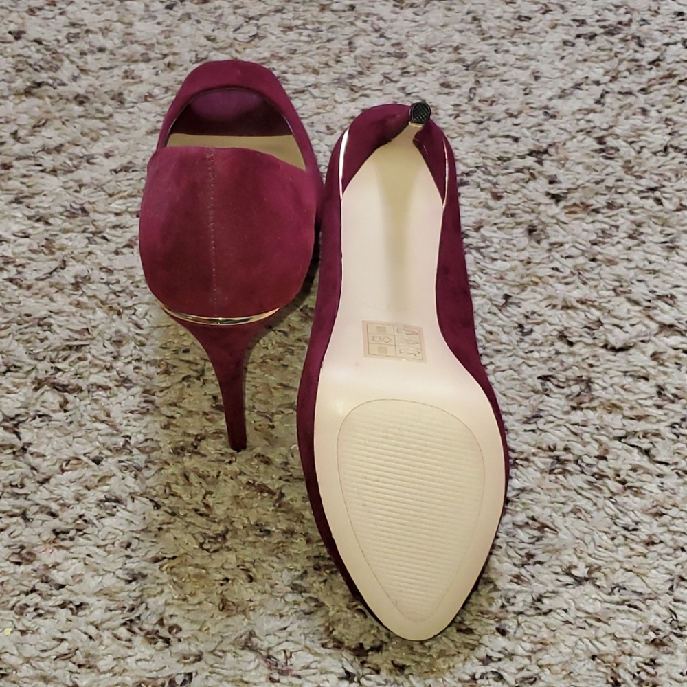Shoes - Picture 4 of 6